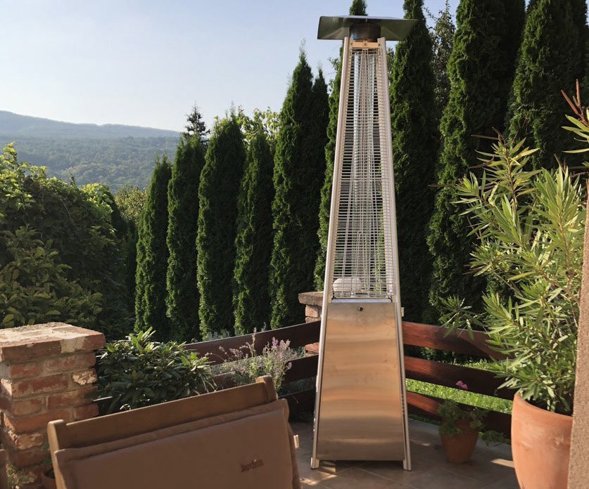 Elektromos vagy gázas kültéri hősugárzó