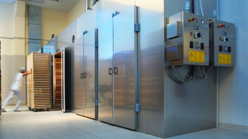 Ipari hűtő szerelő a Csibra Hűtéstechnika klíma szereléstől